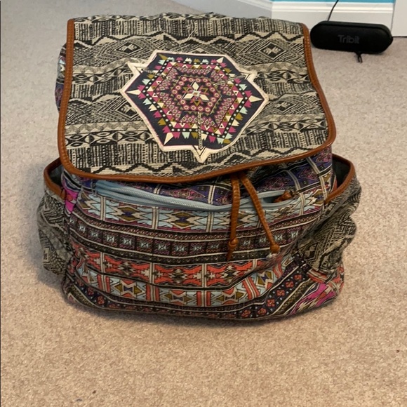 backpack - Picture 2 of 8